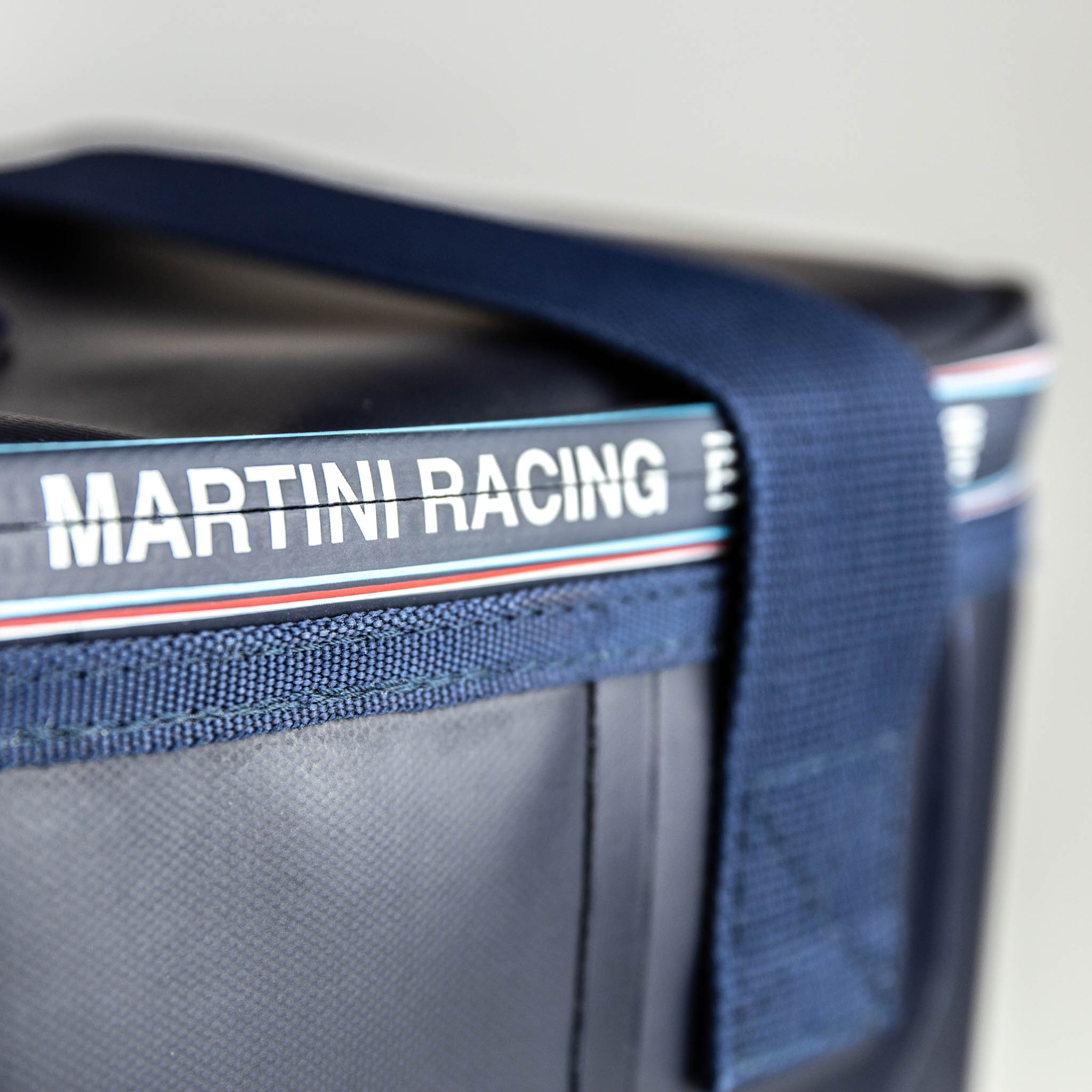 Porsche Martini Racing Cooling Bag Detail Bild